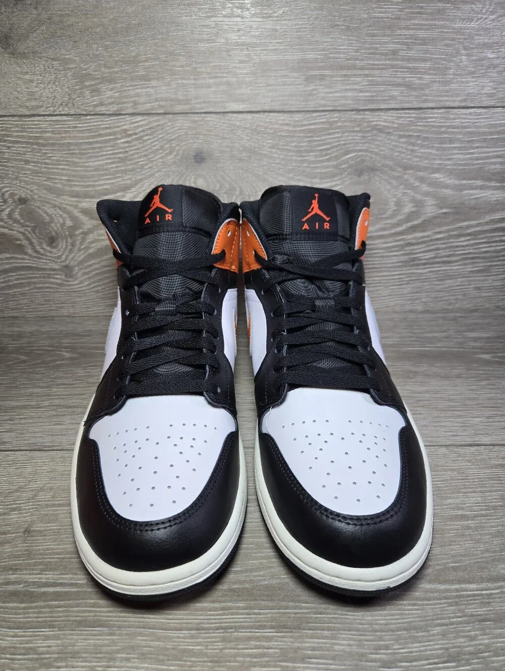 Air Jordan 1 Mid 